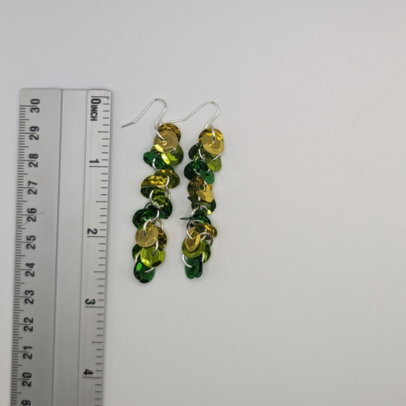 Green and yellow sequin dangle earrings - Picture 2 of 3